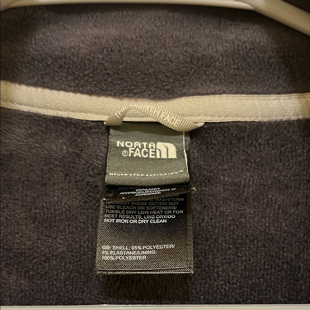 The North Face Women's Black Softshell Jacket - Picture 2 of 4